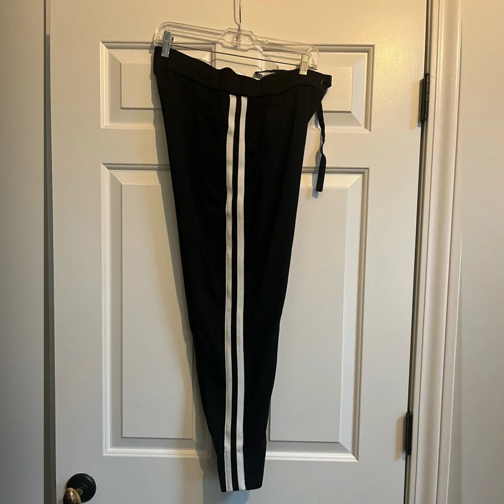 Athleta Black Jogger Pants - M - Picture 3 of 6